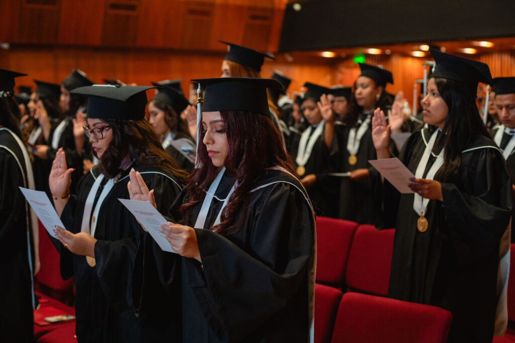 Graduación de la Facultad de Enfermería Universidad Peruana Cayetano