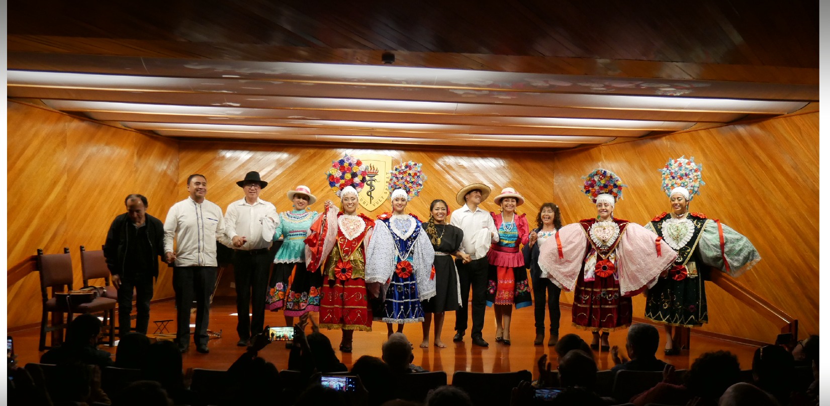 Concierto: Cuerdas, canto y danzas del Perú