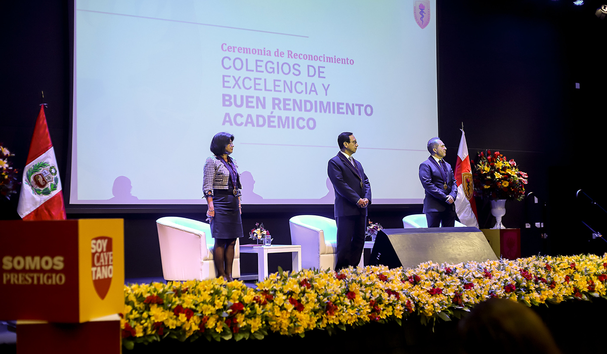 Ceremonia de reconocimiento a los colegios de excelencia y buen rendimiento académico