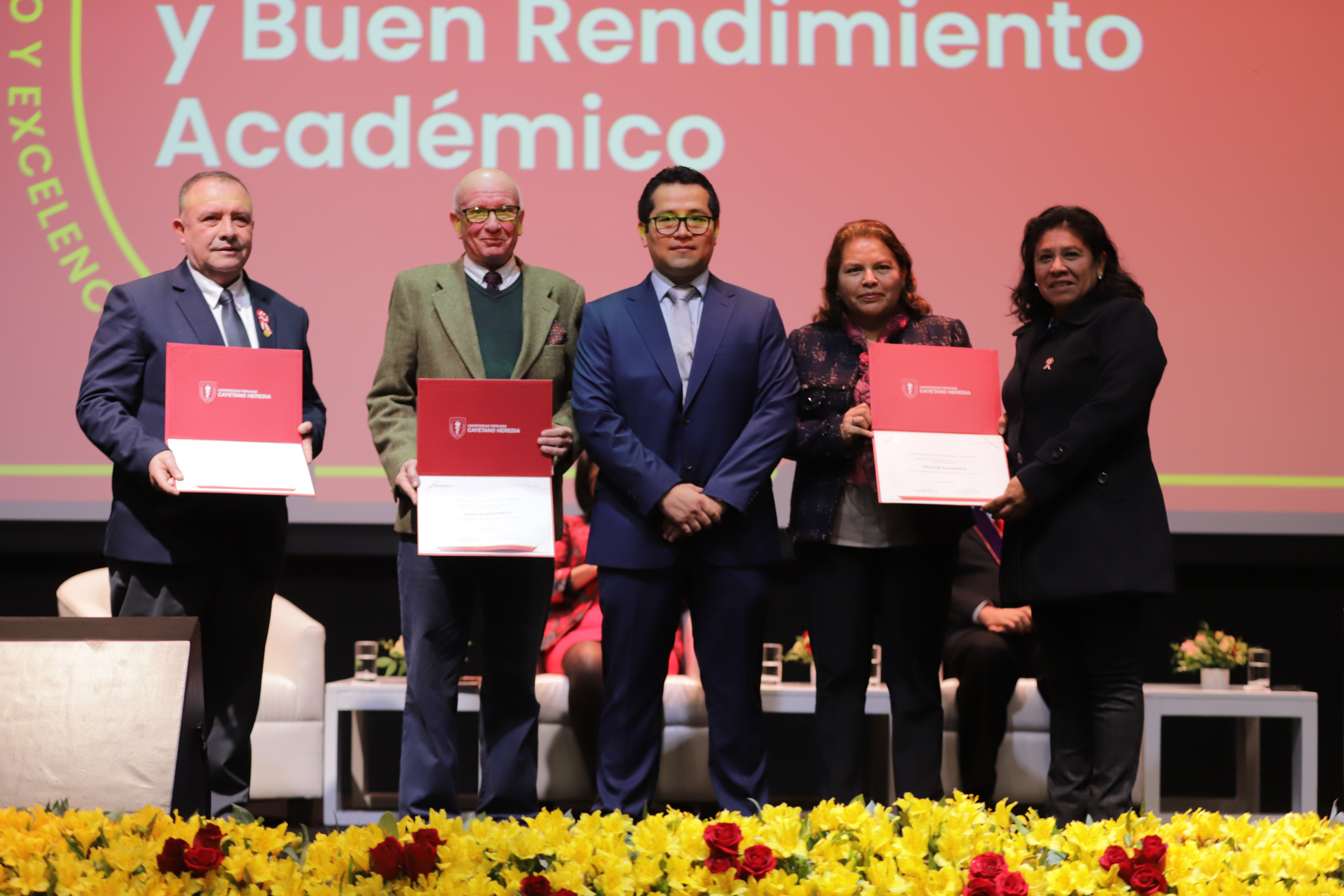 Ceremonia de Reconocimiento a Colegios de Buen Rendimiento y Excelencia Académica