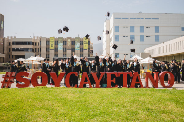 Ceremonia de Graduación de la Facultad de Ciencias e Ingeniería ...