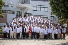 FAMED: Entrega de Chaquetas Egresados