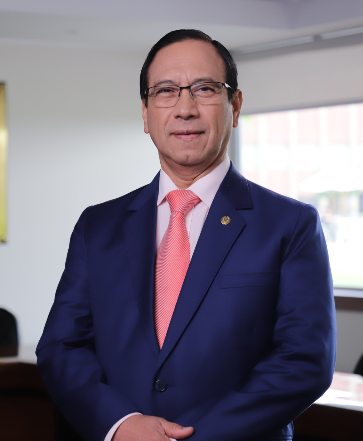 Dr. Enrique Castañeda Saldaña